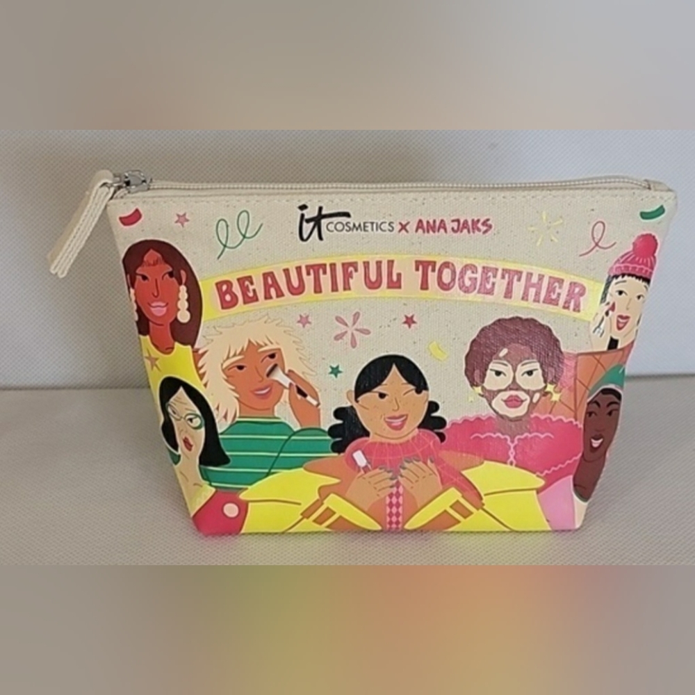 IT COSMETICS BAG X‎ ANA JAKS Beautiful Together